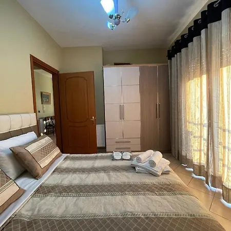 Center Horizon Apartment *