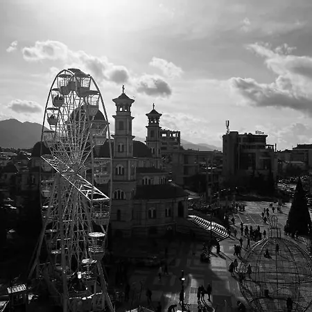 Center Horizon * Korce